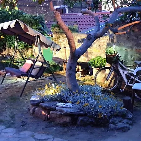 Stone House With Garden Laganini 兹拉林