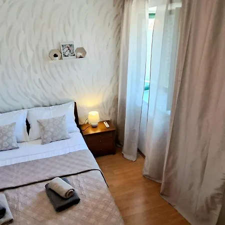 Stone House With Garden Laganini 兹拉林