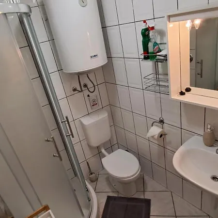 Stone House With Garden Laganini Ferienhaus