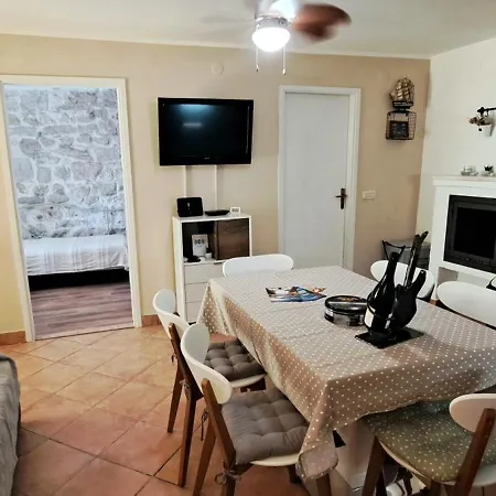 Ferienhaus Stone House With Garden Laganini Zlarin