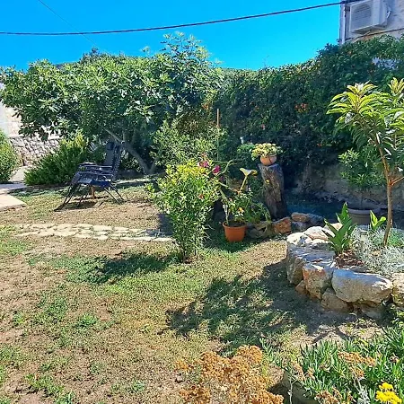 Stone House With Garden Laganini *