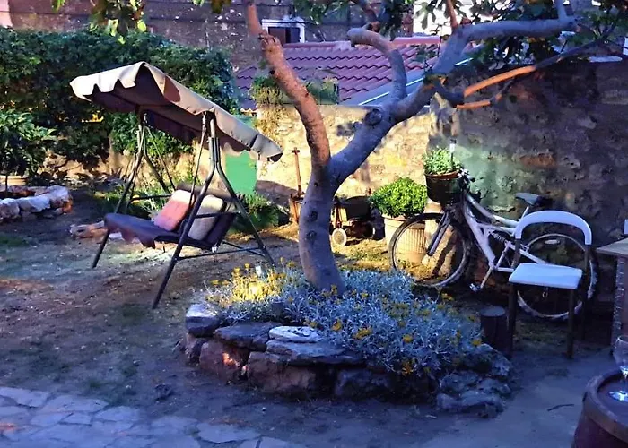 Stone House With Garden Laganini זלארין