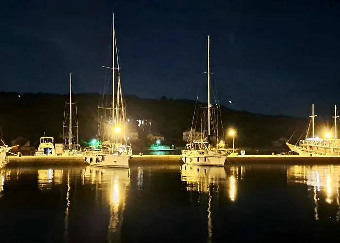 Stone House With Garden Laganini