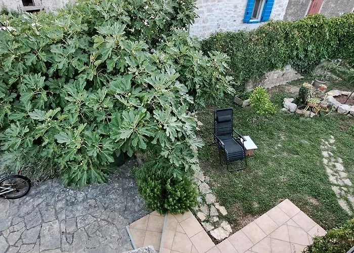 Vikendica Stone House With Garden Laganini *