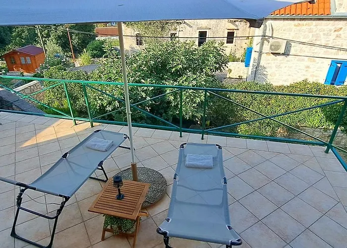 Stone House With Garden Laganini * Zlarin