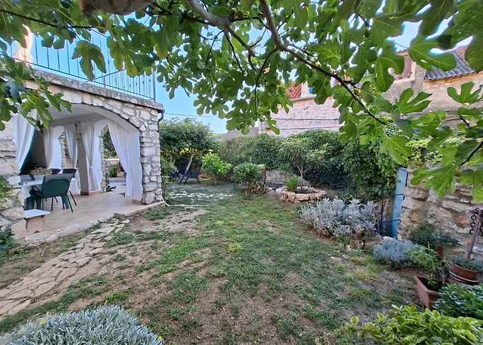 Vikendica Stone House With Garden Laganini Zlarin